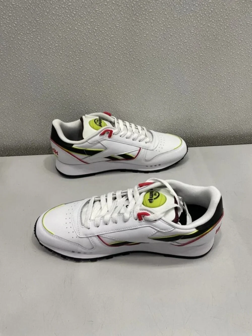 Reebok Classic Leather Pump Sneaker Men's US 9, White Acid Yellow